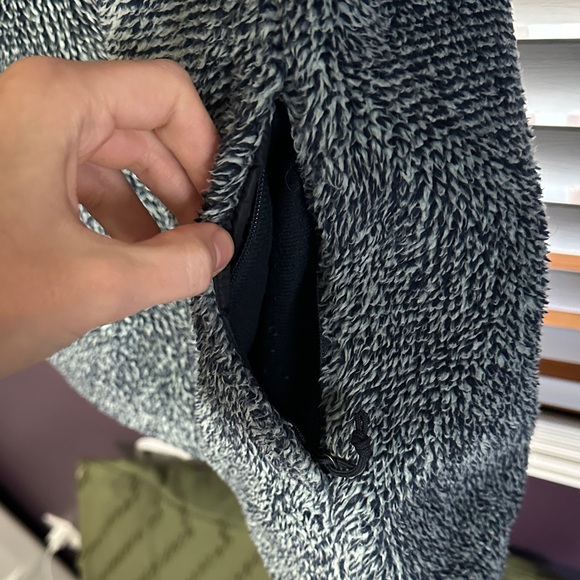 The North Face Women's Osito 2 Fleece Jacket - Picture 7 of 14